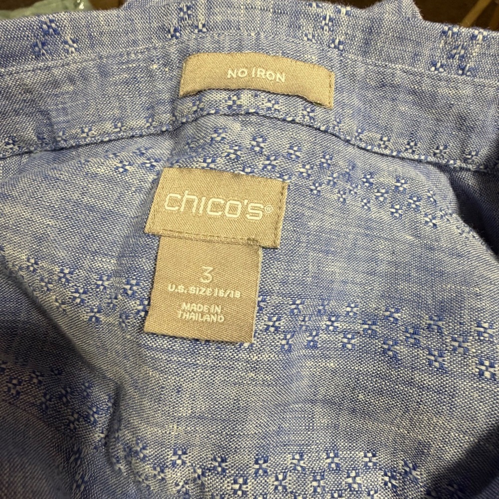 Chico's No Iron Size 3 (16/18) Blue White Textured Woven Tunic Shirt Button - Picture 6 of 10